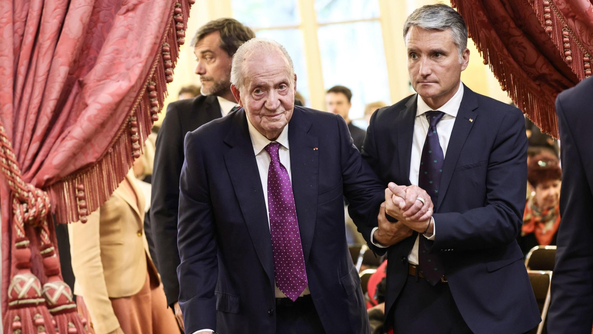 Juan Carlos de Borbón no intentará recuperar en los tribunales los 65 millones que donó a su amante Corinna Larsen