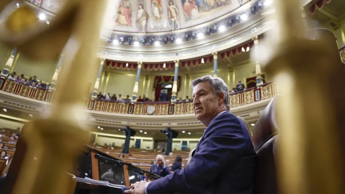 Feijóo, sobre el pacto alcanzado entre el PSOE y Frente Amplio: «Coalición de desesperados»