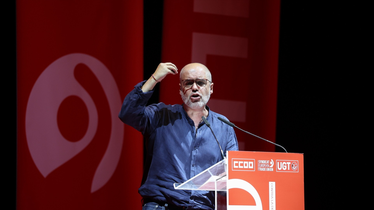 CCOO y UGT rechazan la propuesta de Feijóo de permitir que las mutuas den de alta a trabajadores