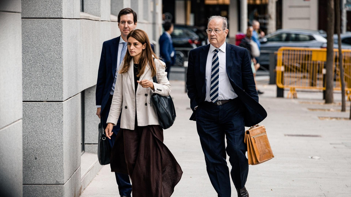 La defensa de Zapatero estudia recurrir el rechazo del juez a la recusación de la segunda joyería