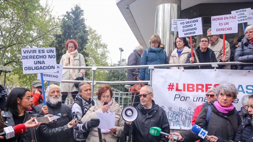El padre de Francesc Augé renuncia formalmente a seguir litigando para evitar su eutanasia