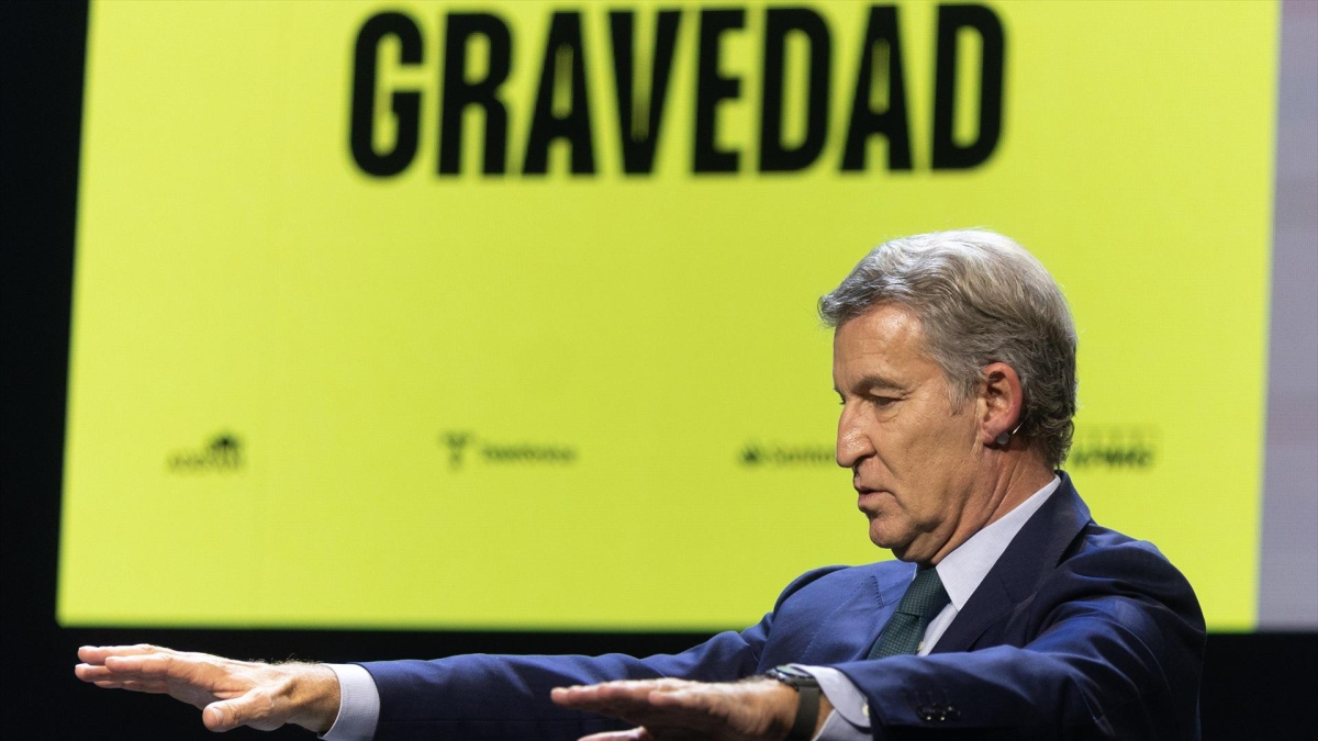 Feijóo vuelve a la carga con el absentismo y afea a los trabajadores coger la baja «los lunes y los viernes»