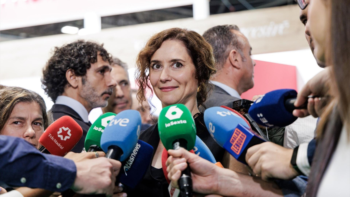 Génova desdice a Ayuso pero ella y el PP vasco insisten en
