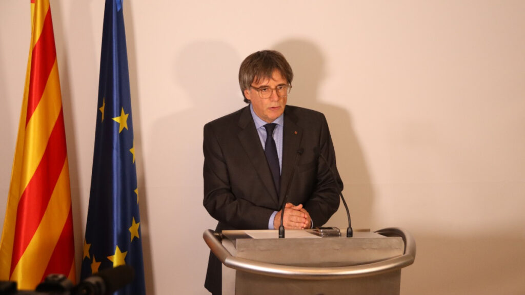 Puigdemont pone en valor la «estrategia del exilio» en la cuenta atrás para volver a Catalunya