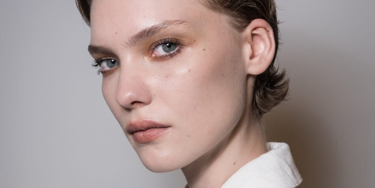 Cómo aplicar la crema hidratante facial de menos de 10 euros que arrasa entre las mujeres francesas y españolas
