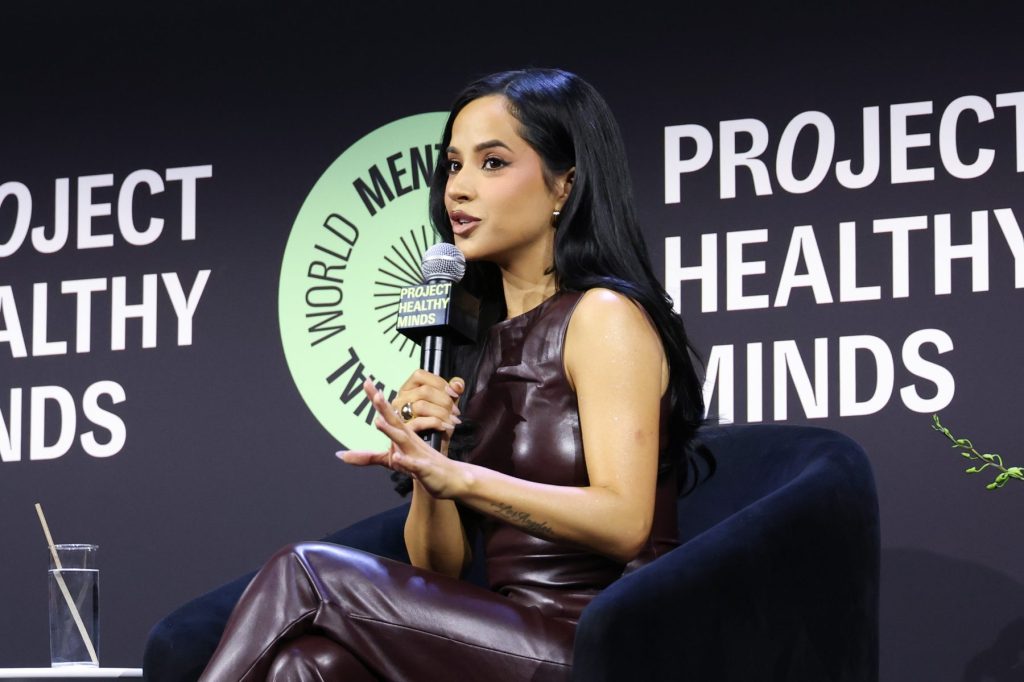 Becky G cierra el Festival del Día Mundial de la Salud Mental en NY