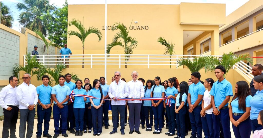Gobierno dominicano entregó dos centros educativos para más de 500 estudiantes en zonas rurales