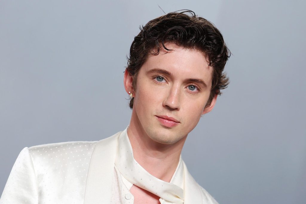 Troye Sivan y Slayyyter lideran esta semana Tu Guía de Nueva Música