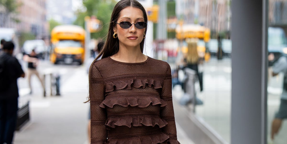 5 vestidos midi ideales para cenas de otoño
