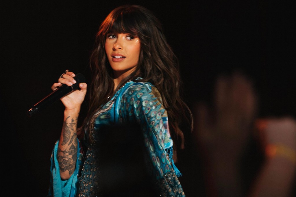 Ella Langley ‘Choosin’ Texas’ No. 1 en Hot 100 por 25a semana
